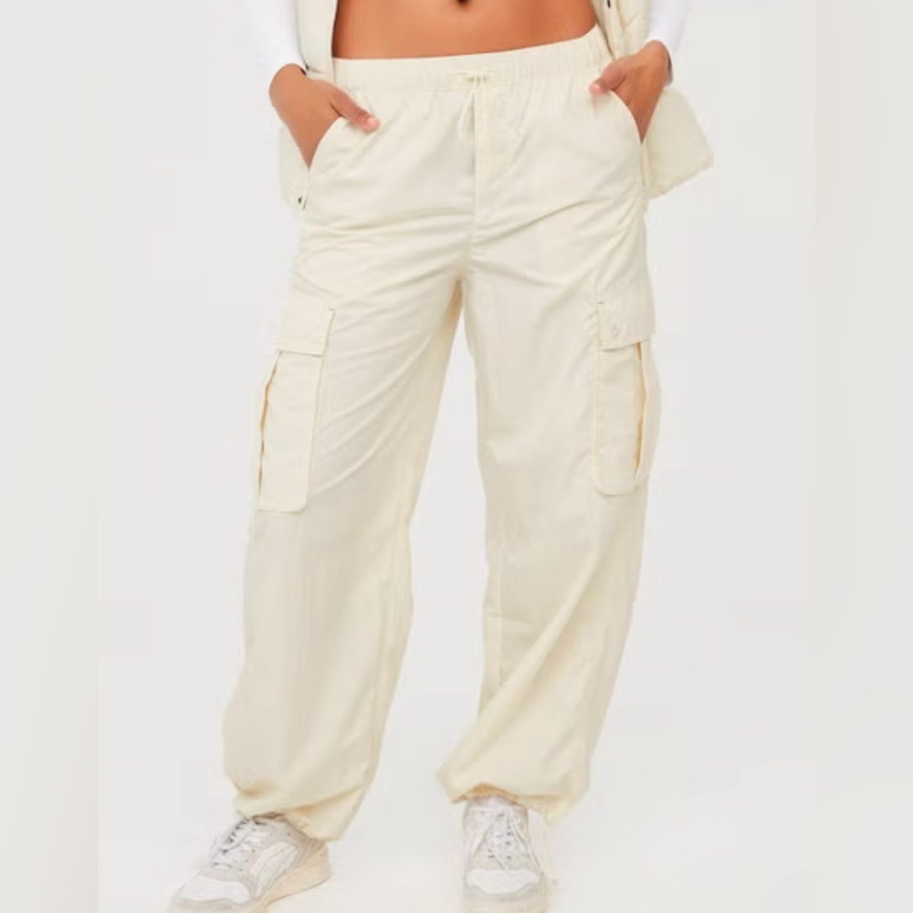 OFFLINE By Aerie Chill Moves Cargo Pant size xs